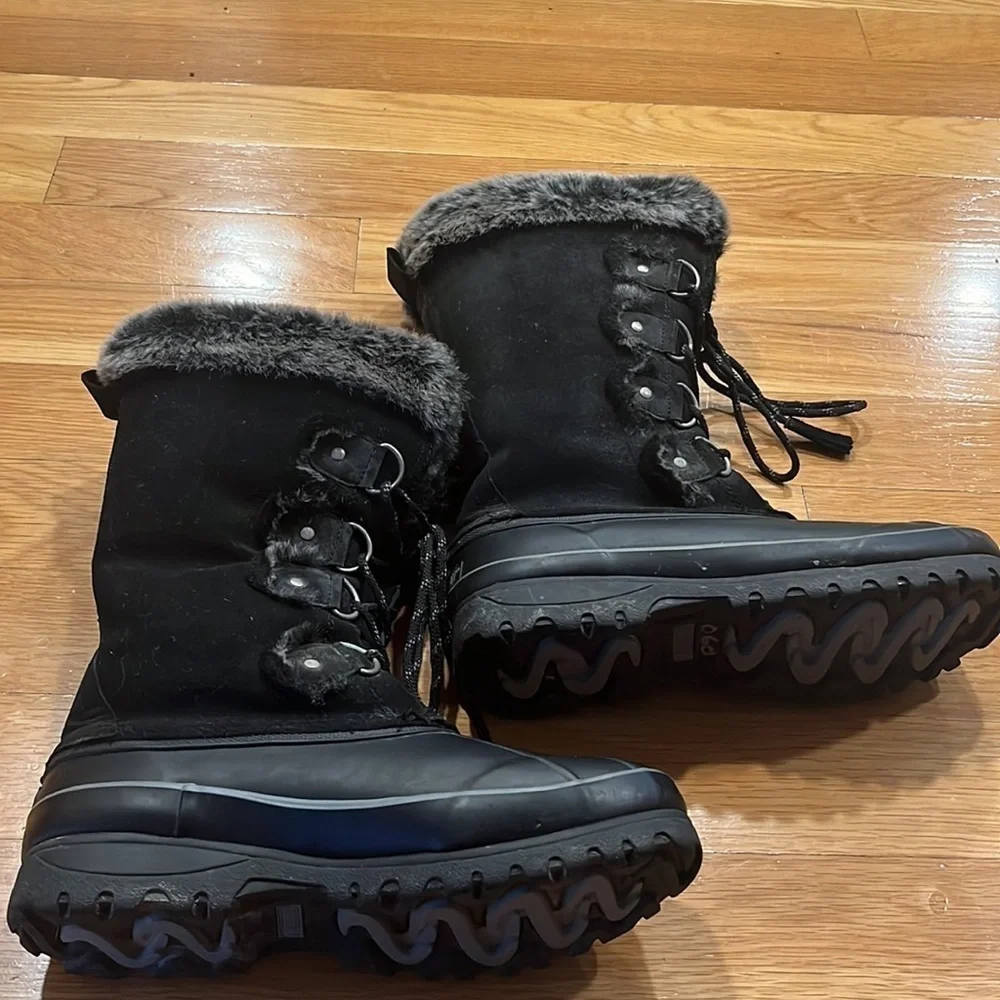Khombu womens jolie  lace up faux fur winter boots size 9